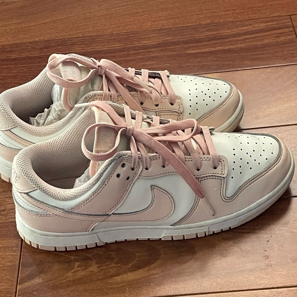 Nike Low Dunks - image 5